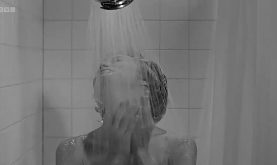 Charles Hazlewood and the BBC concert orchestra break down the score to the shower scene in Alfred Hitchcock’s Psycho. (BBC/2006).