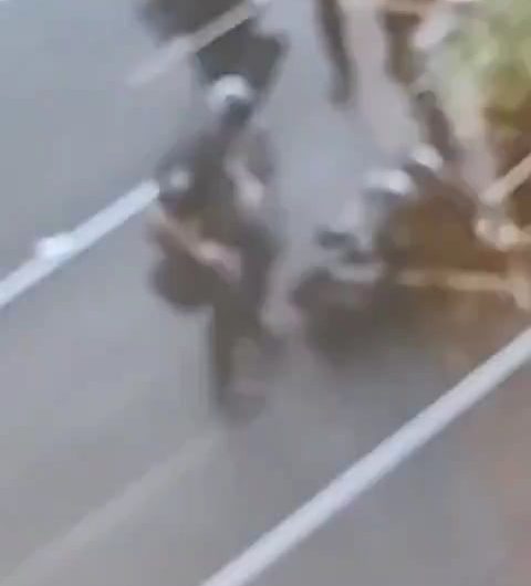 Cops shoot at window of guy recording in Louisville, Kentucky