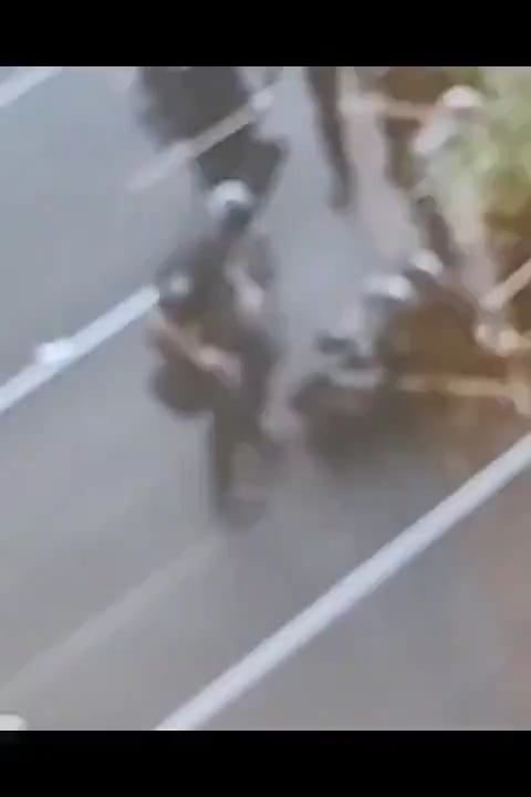 Cops shoot at window of guy recording in Louisville, Kentucky