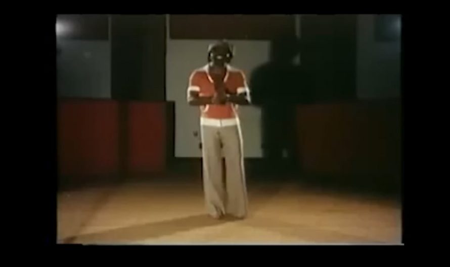 Dance lessons from James Brown 😭🤣