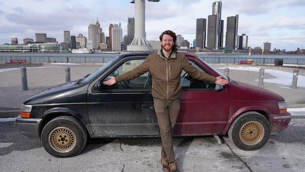 Detroit man crosses border in minivan with 2 front ends — one made in Canada, one in U.S. | CBC News