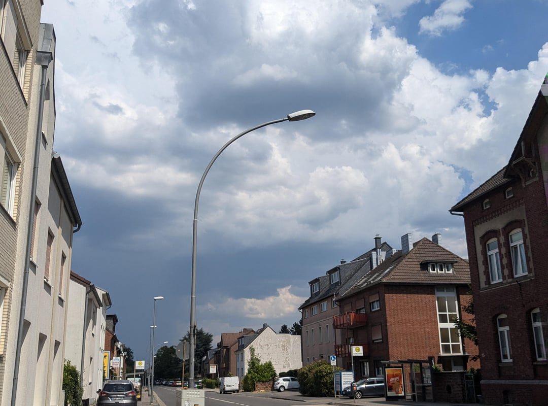 Development of Big Thunderstorm captured on 20 pictures