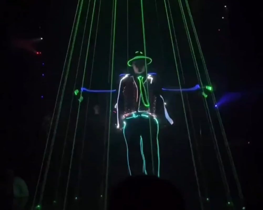 Did he just grab the light?