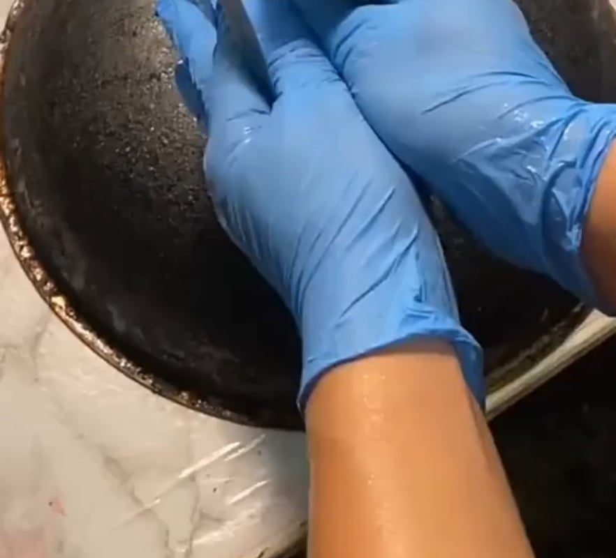 Easy wok cleaning