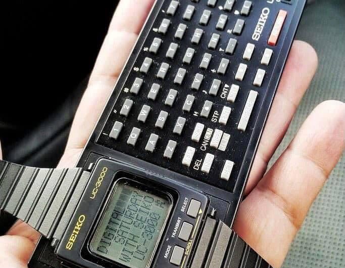 Everyone knows an Apple Watch – but this is a SEIKO UC 3000 from 1984, one of the first smartwatches.