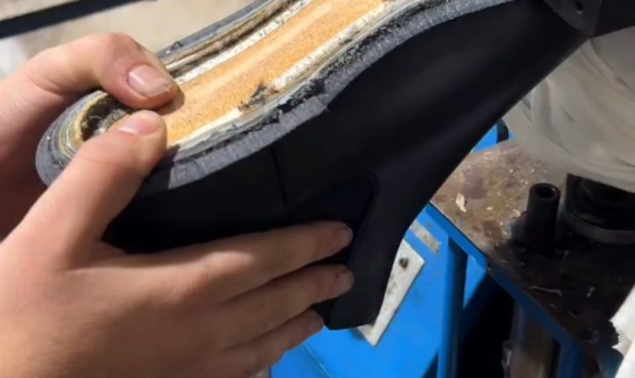 Filling a shoe sole with cork
