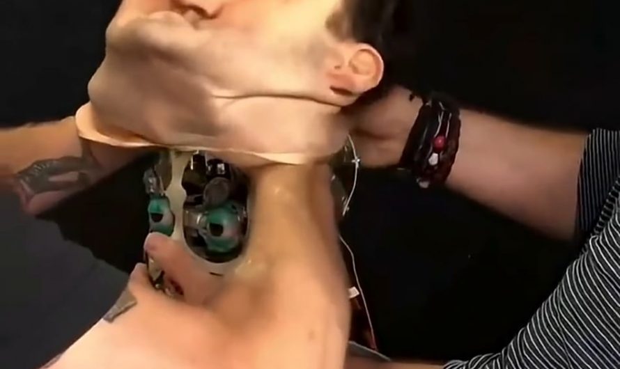 Fitting a sillicone face on a Humanoid Robot