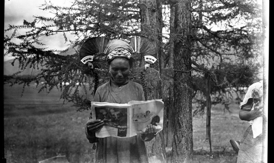 Glass negative of a Mongolian lady dressed in her traditional clothes, introduced to”Cosmopolitan” Magazine, 1919.