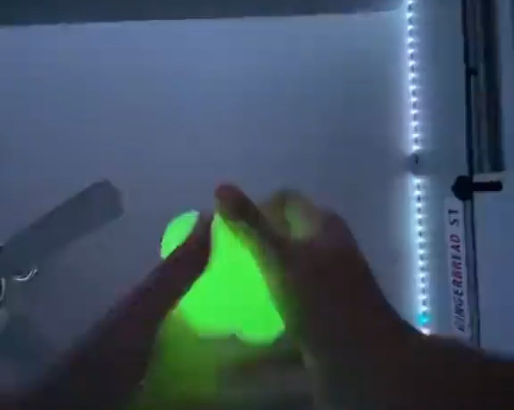 Glow in the dark sticky balls that stick to the ceiling