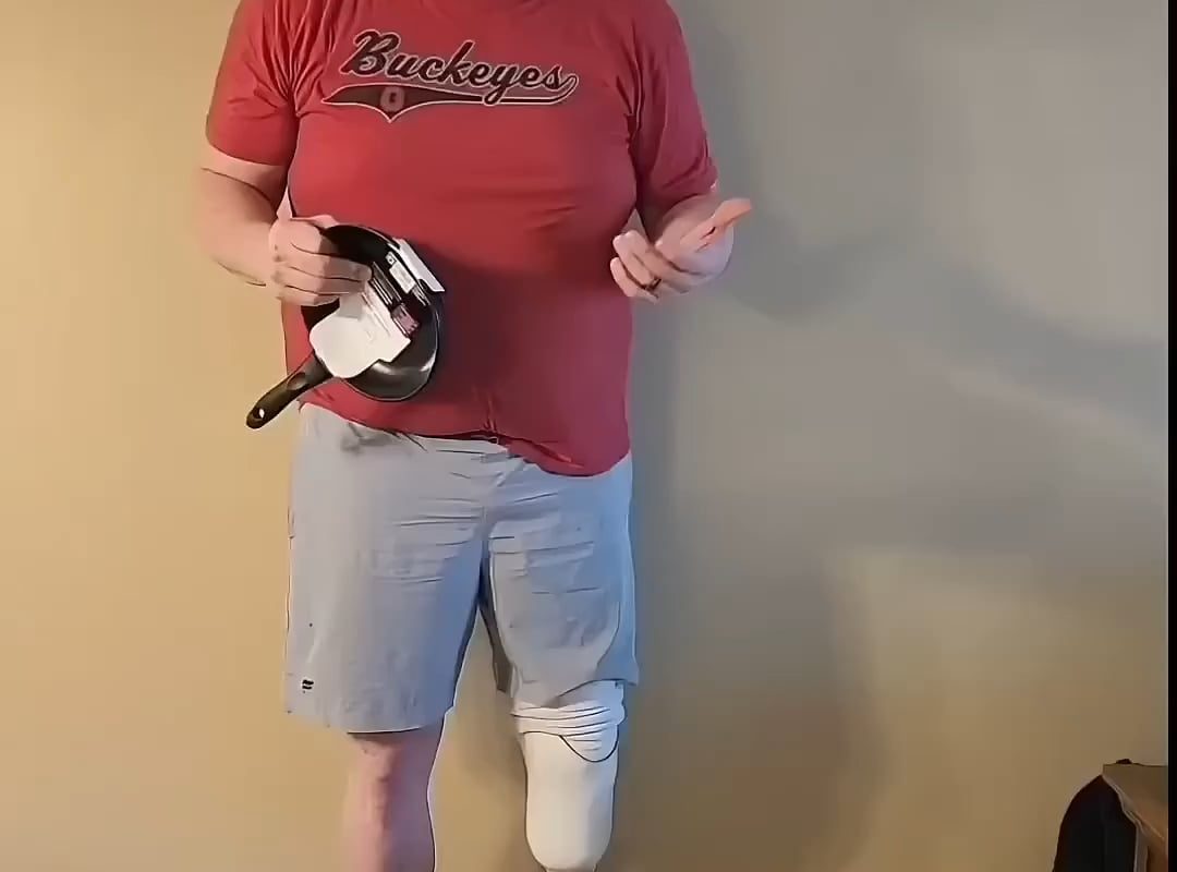 Guy humbles the strongest man in the world.