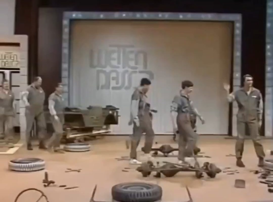 How easy it was to assemble/break down Willys Jeep.