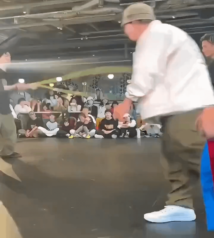 I can't even jump rope normally 😵‍💫