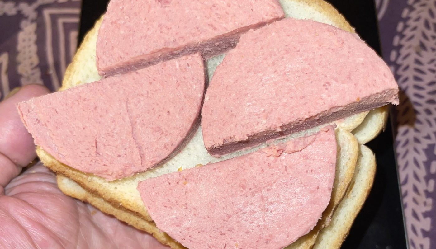 I finally figured out the optimal configuration for a Braunschweiger sandwich