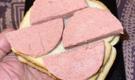 I finally figured out the optimal configuration for a Braunschweiger sandwich