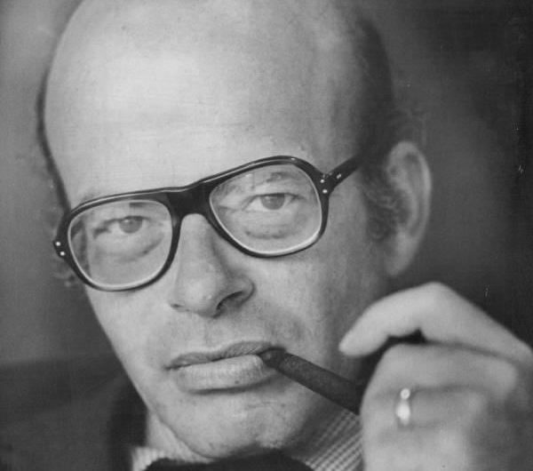 In 1973, healthy volunteers faked hallucinations to enter mental hospitals. Once inside, they acted normal, but doctors refused to let them leave. Normal behaviors like writing were diagnosed as “symptoms.” The only people who realized they were sane were the actual patients.