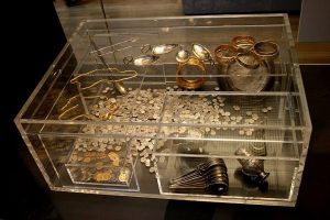 In 1992, a British farmer Peter Whatling, searching for a lost hammer instead discovered the Hoxne Hoard, the largest late Roman gold and silver treasure ever found in Britain, and after reporting it to authorities, he and the landowner were legally rewarded £1.75 million.