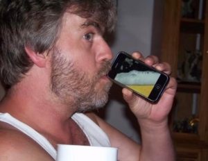 In 2008, Steve Sheraton launched iBeer for $2.99 — it became one of the first viral App Store hits, reportedly earned $10k–$20k per day at peak, reached ~90M downloads, and he later left it all to live on a farm in Spain