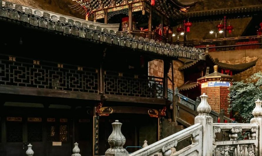 In Wenzhou, China, there’s a Taoist temple built inside a 2000-year-old cave