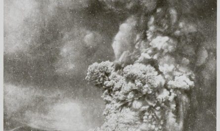 In the 1883 Krakatoa eruption, multiple groups of human corpses floated from modern-day Indonesia across the Indian Ocean on rafts of volcanic pumice, washing up on Africa's east coast up to a year later.