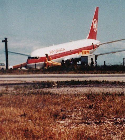 In the 23rd of July 1983, the flight of Air Canada 143 with 69 People on board ran out of fuel at an altitude of 41.000ft.The Pilots managed to glide the plane down safely.The jet had been loaded with 22,300 pounds of jet fuel instead of the required 22,300kg.