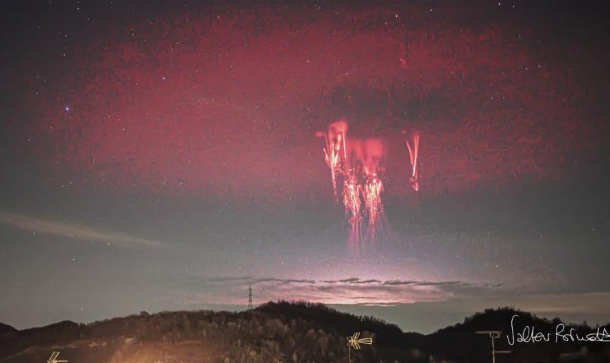 Italian photographer, Valter Binotto, captured both ELVE & Red sprite at same time above Northern Italian town of Possagno on November 26, caused by a single lighting strike over Adriatic Sea about 350 km away.