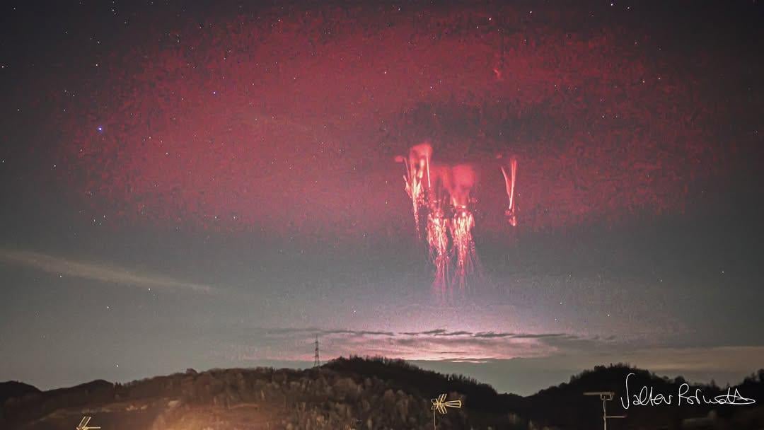 Italian photographer, Valter Binotto, captured both ELVE & Red sprite at same time above Northern Italian town of Possagno on November 26, caused by a single lighting strike over Adriatic Sea about 350 km away.