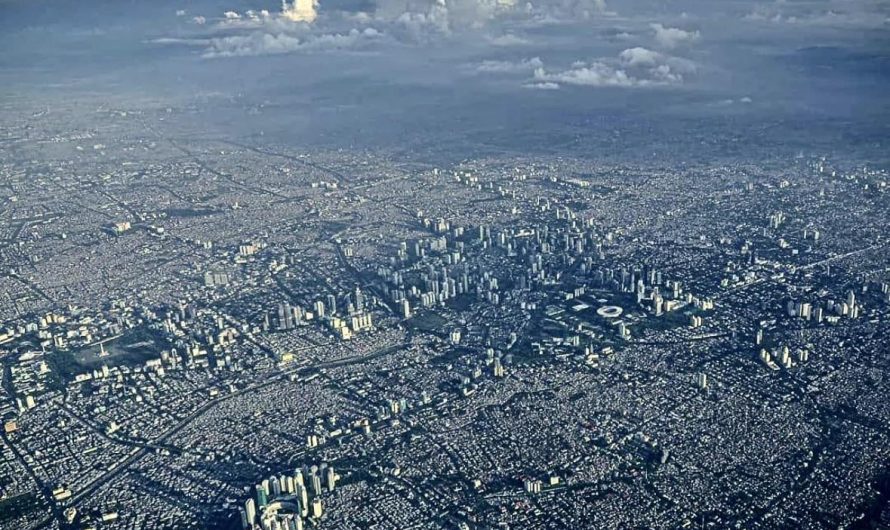 Jakarta Indonesia, the largest city in the world (42 mil)