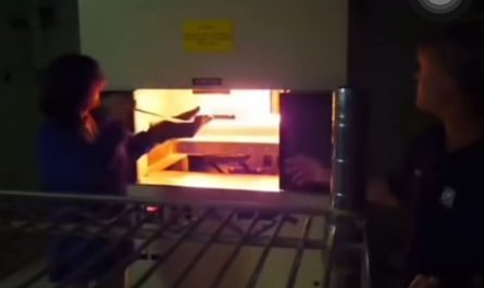 LI-900 - Made of 99.9% air and engineered by NASA, this material can withstand temperatures up to 1,200°C while keeping the opposite side cool