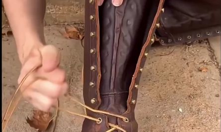 Lacing up boots one handed