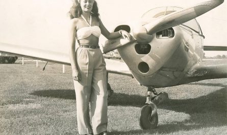 Lady posing with her Ercoupe, an early plane design to be own by regular people, circa 1940s. Source in comments
