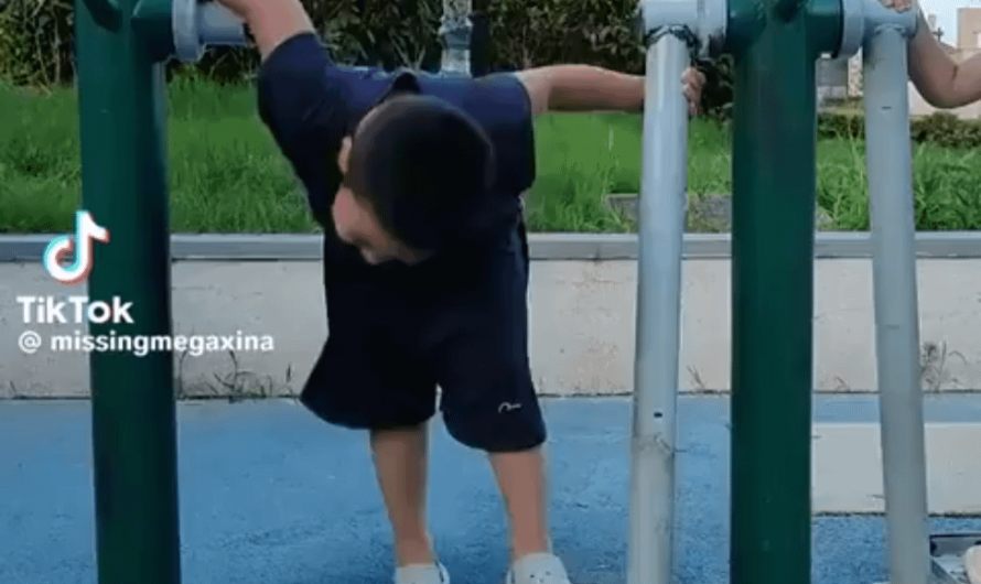 Little dude’s ruling that thing