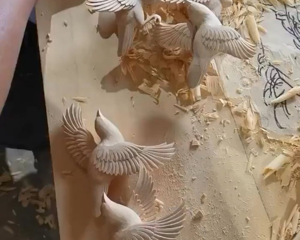 Made by hand with only a chisel. 🖼