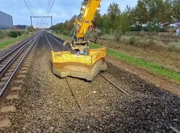 Maintenance work of railway track
