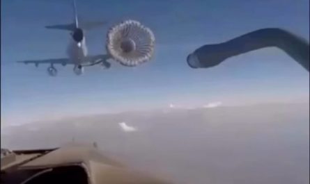 Mid air refueling lets aircraft transfer fuel while flying at the same speed and altitude