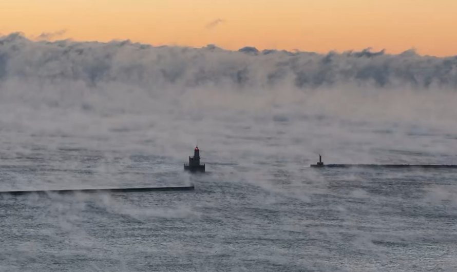 Milwaukee Wisconsin – lakefront on a cold winter day