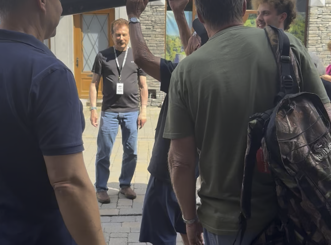 My friend Frank, a 100-year-old WWII veteran, doing a chin-up on a tank barrel during a honor trip for the 80th anniversary of the Battle of the Bulge 🇺🇸 (Not OC)