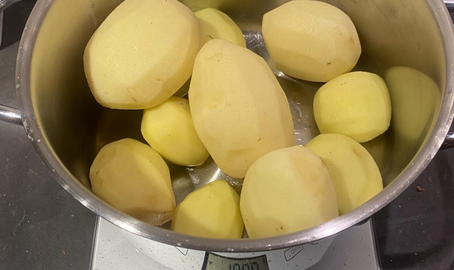 My wife asked me to peel 1 kg of potatoes.