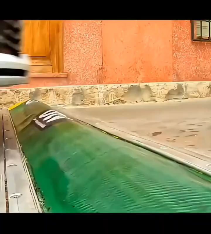 Non-Newtonian Fluid That Hardens Under Pressure But Softens When Stress Is Removed