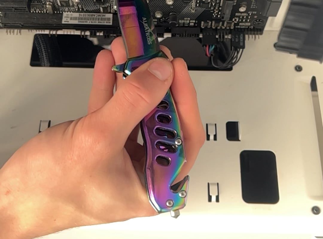 [OC] Removing the battery from my mobo