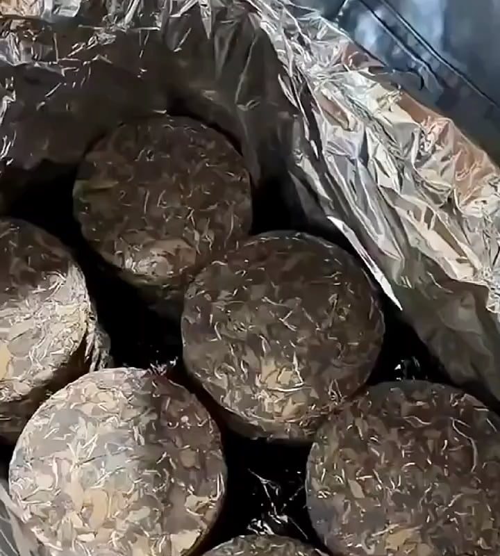 Pack it perfectly round with the label at the end