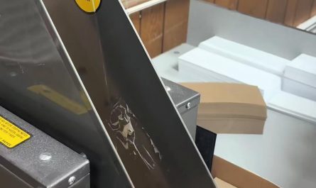 Paper trueing machine