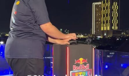 Playing Tetris using drones