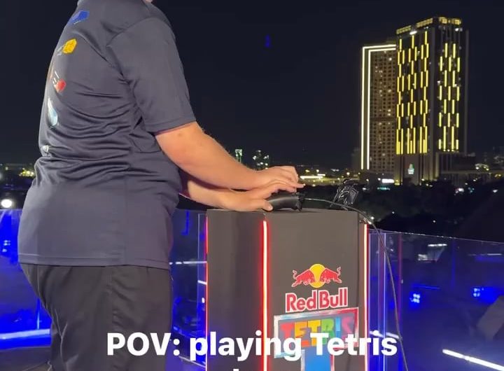 Playing Tetris using drones