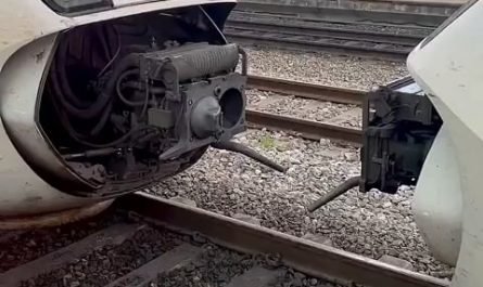 Rail Cars Coupling