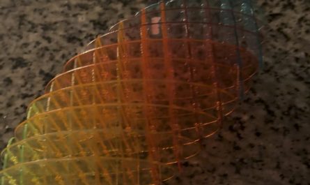 Rainbow Cutlet lattice toy