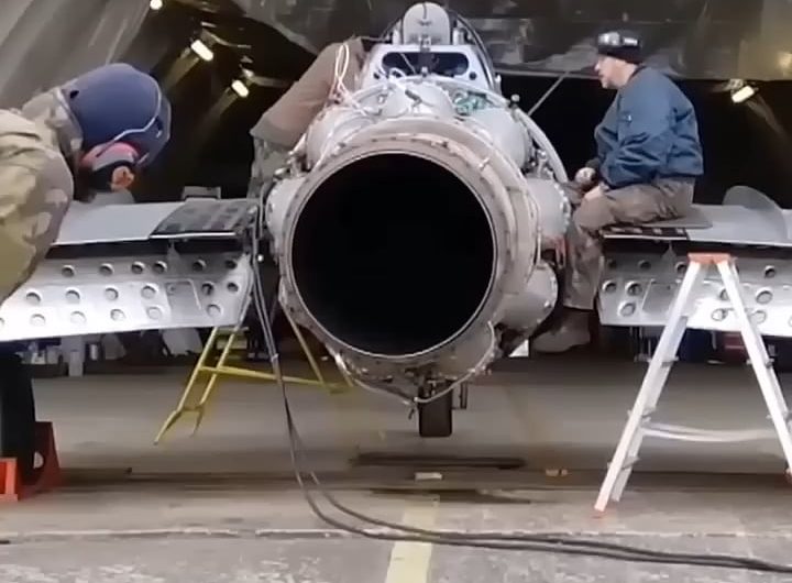 Rare MiG-15 Engine Start-Up shortly after rebuild
