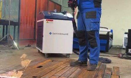 Removing rust off pipes with a laser