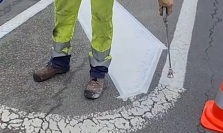 Renewal of road signs