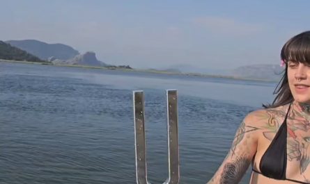 Resonating Tuning fork inside water