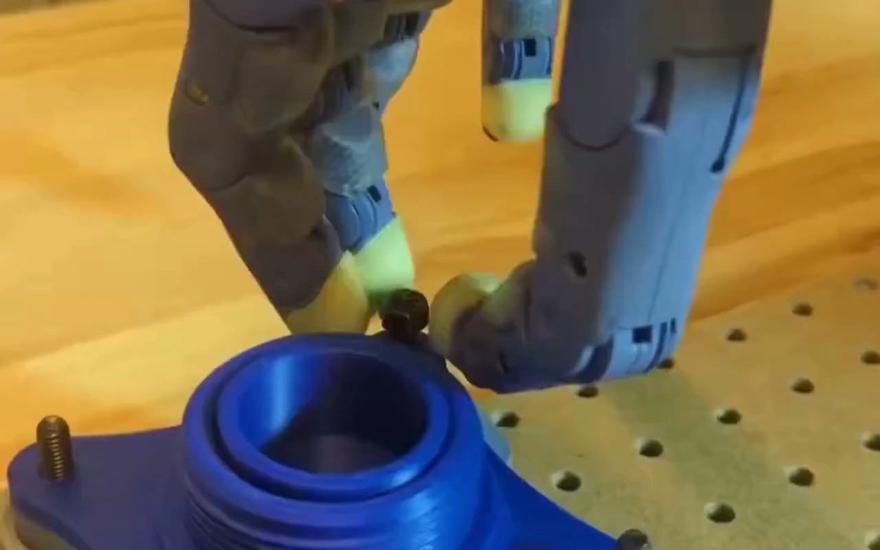 Robot hand autonomously assembling parts at faster-than-human speeds